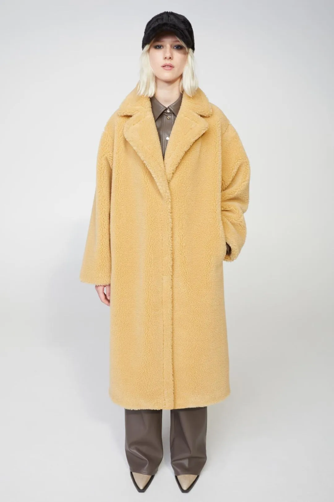 Maria Coat