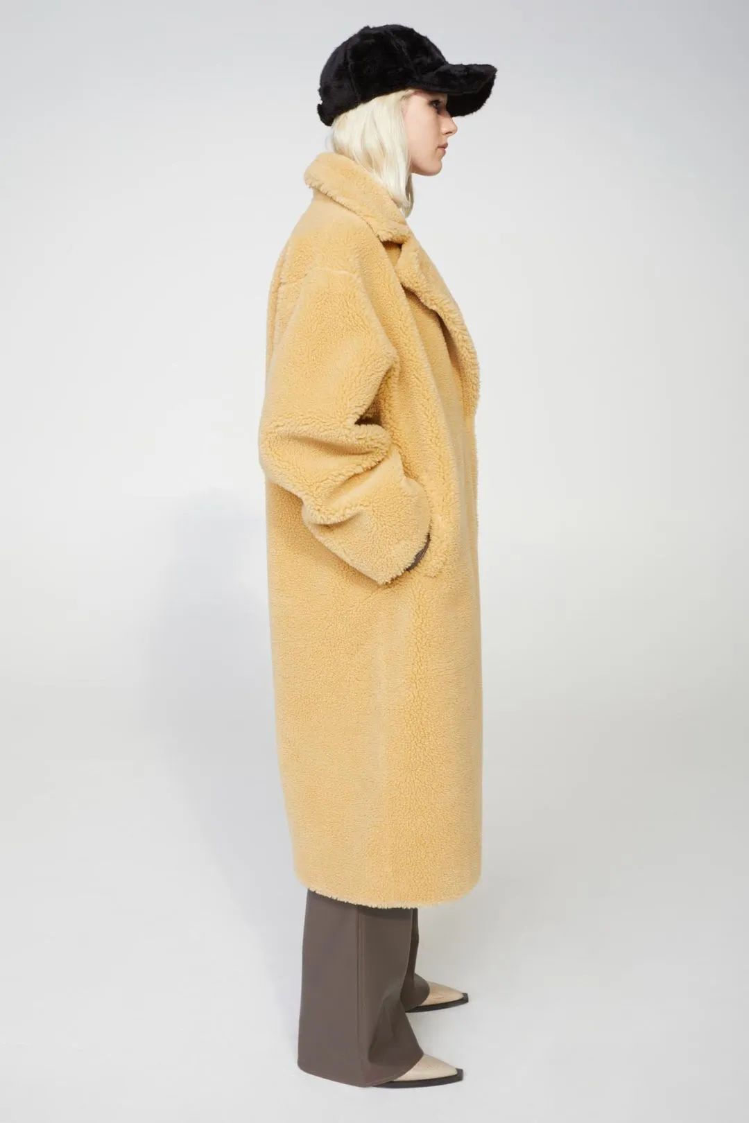 Maria Coat